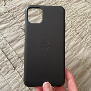 Apple Leather 11 Pro Case. Like NEW!